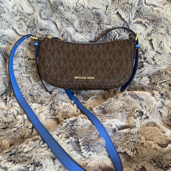 Michael Kors Camden Crossbody - Picture 8 of 10